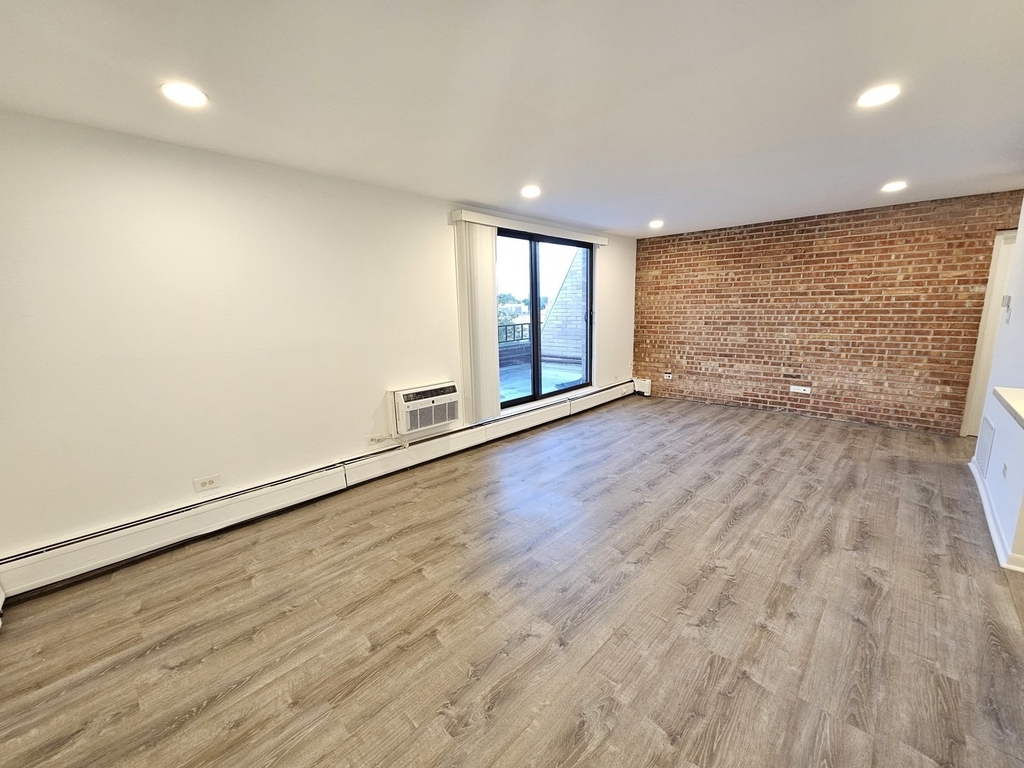 2250 N Lincoln Avenue - Photo 7