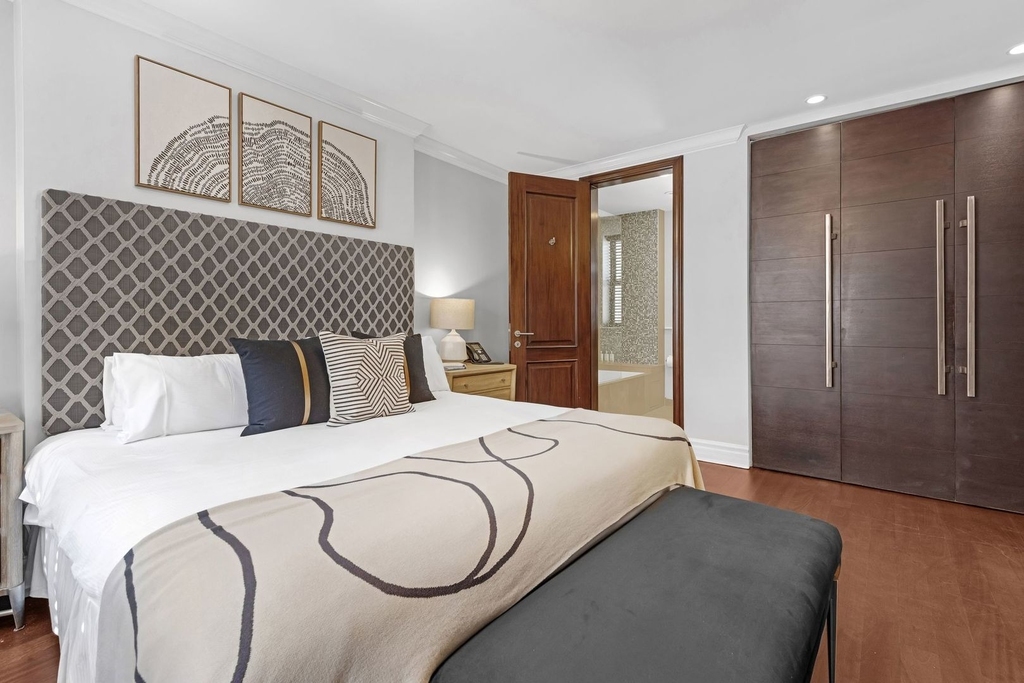 70 E Walton Street - Photo 11