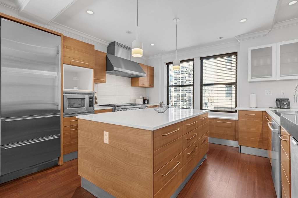 70 E Walton Street - Photo 9