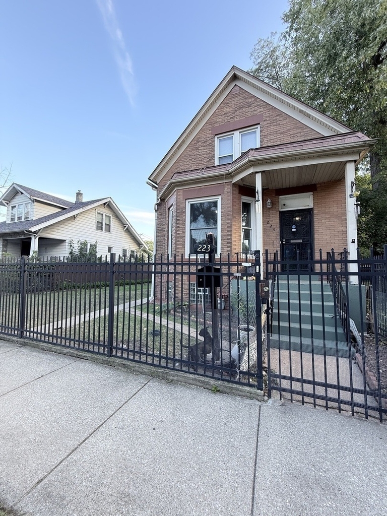 223 W 106th Street - Photo 0