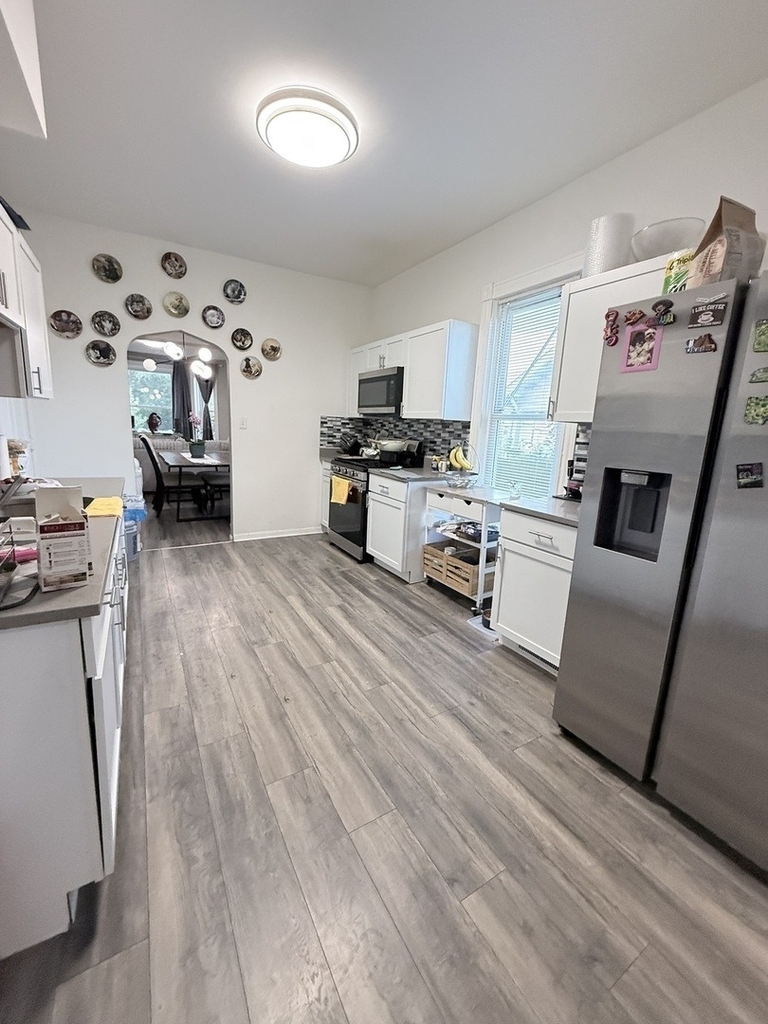 223 W 106th Street - Photo 7