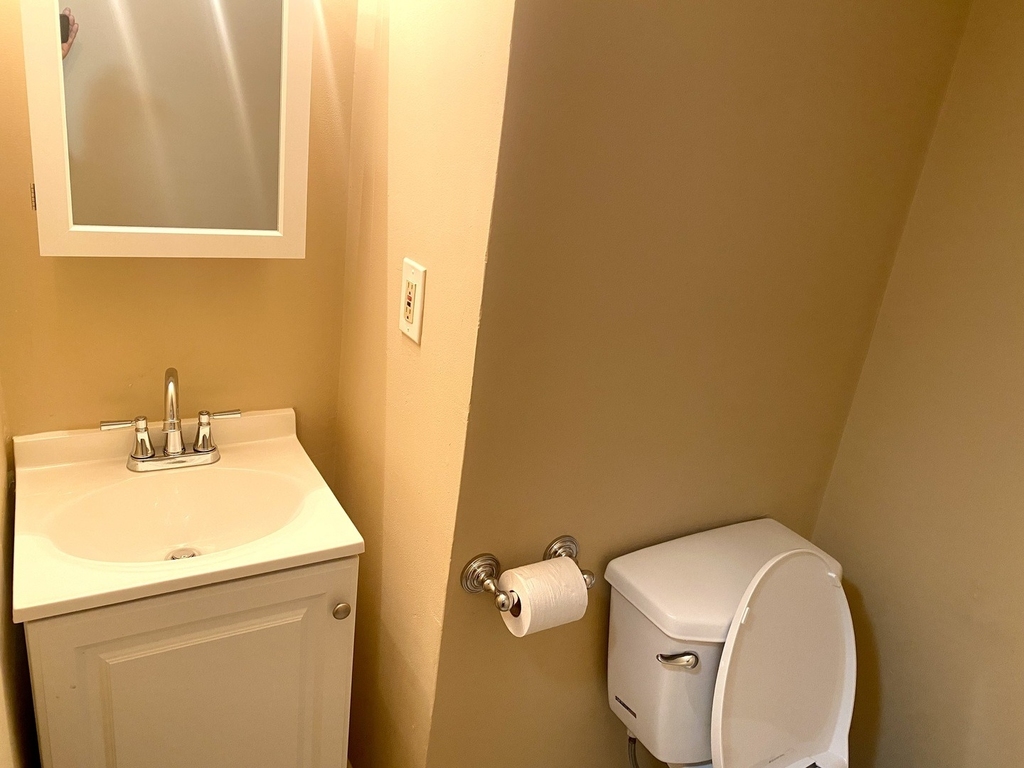 829 W 33rd Street - Photo 7