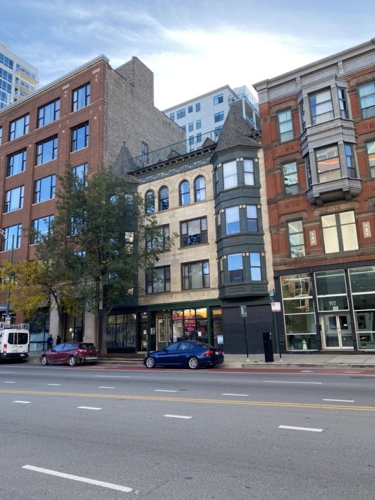 353 W Chicago Avenue - Photo 0