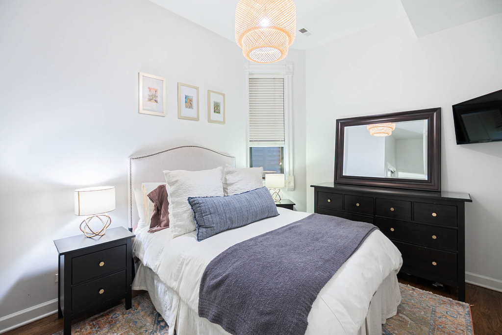 926 W Barry Avenue - Photo 7