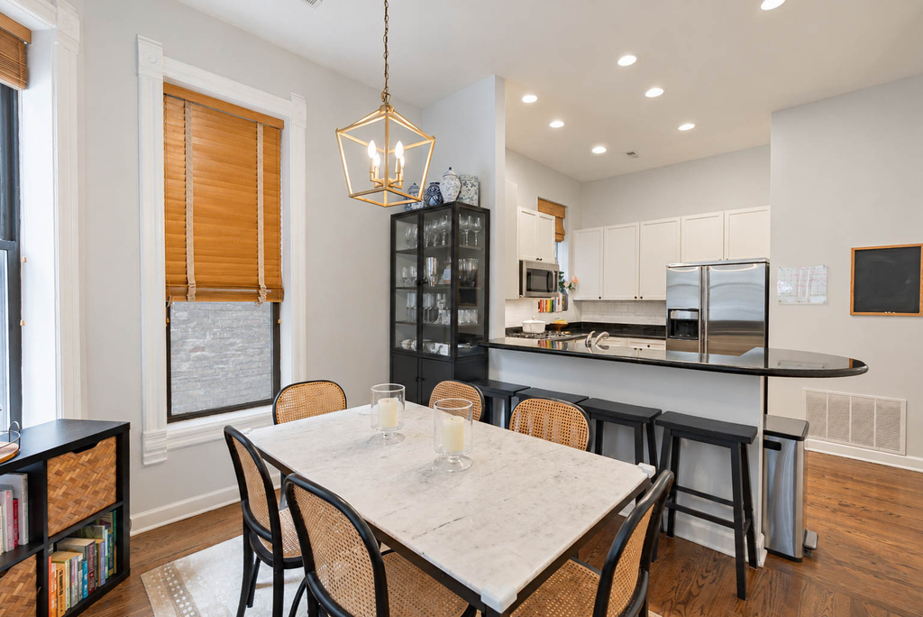 926 W Barry Avenue - Photo 4