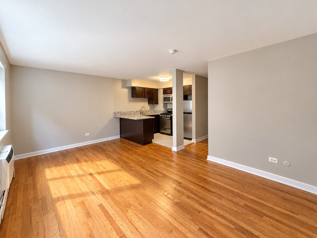 3610 N Pine Grove Avenue - Photo 5