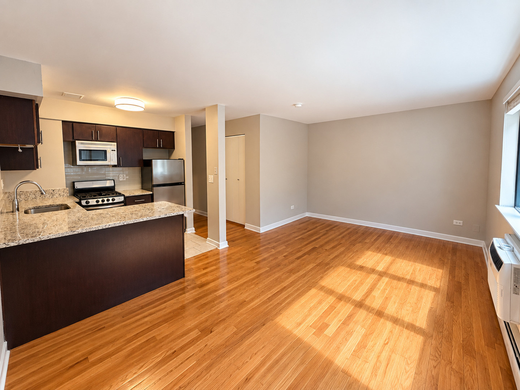 3610 N Pine Grove Avenue - Photo 3