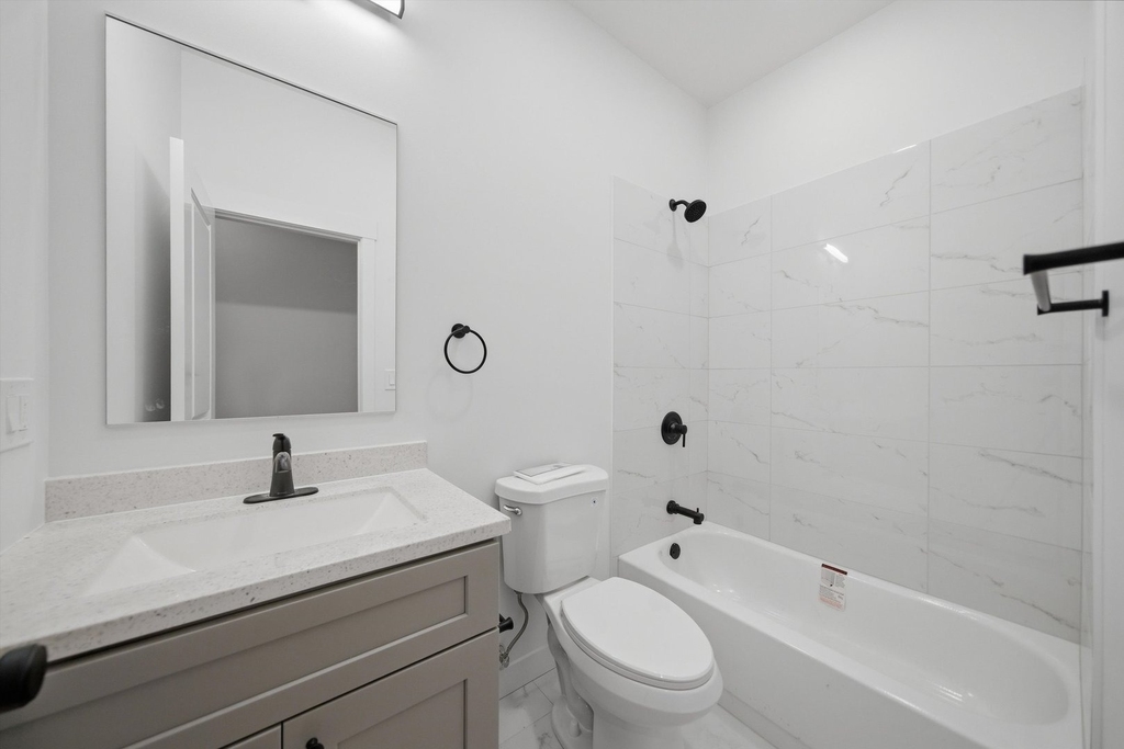 1431 W Howard Street - Photo 8