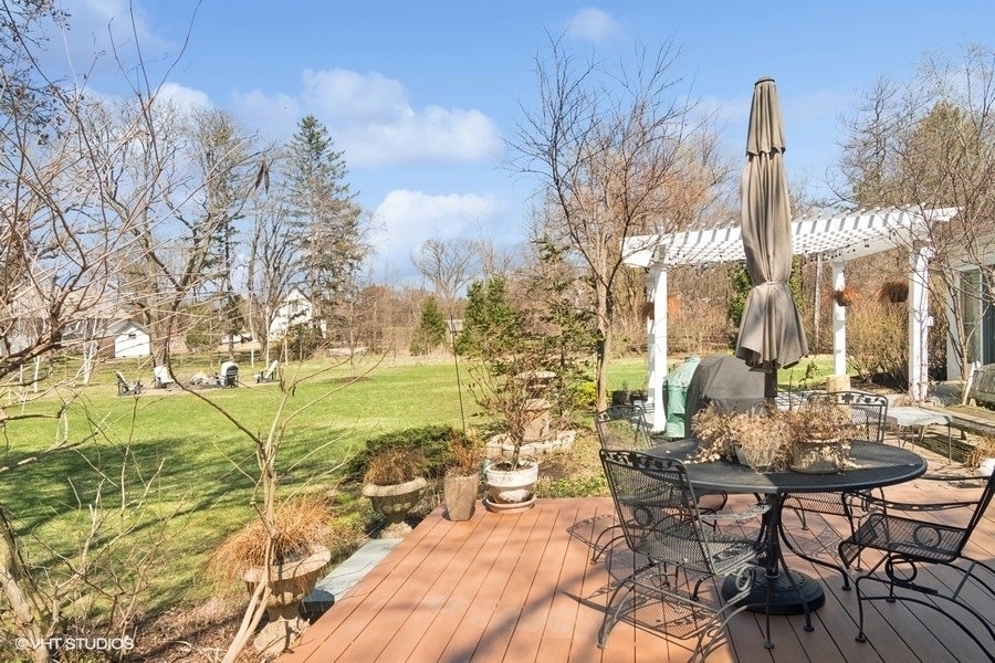 1674 Bowling Green Drive - Photo 17
