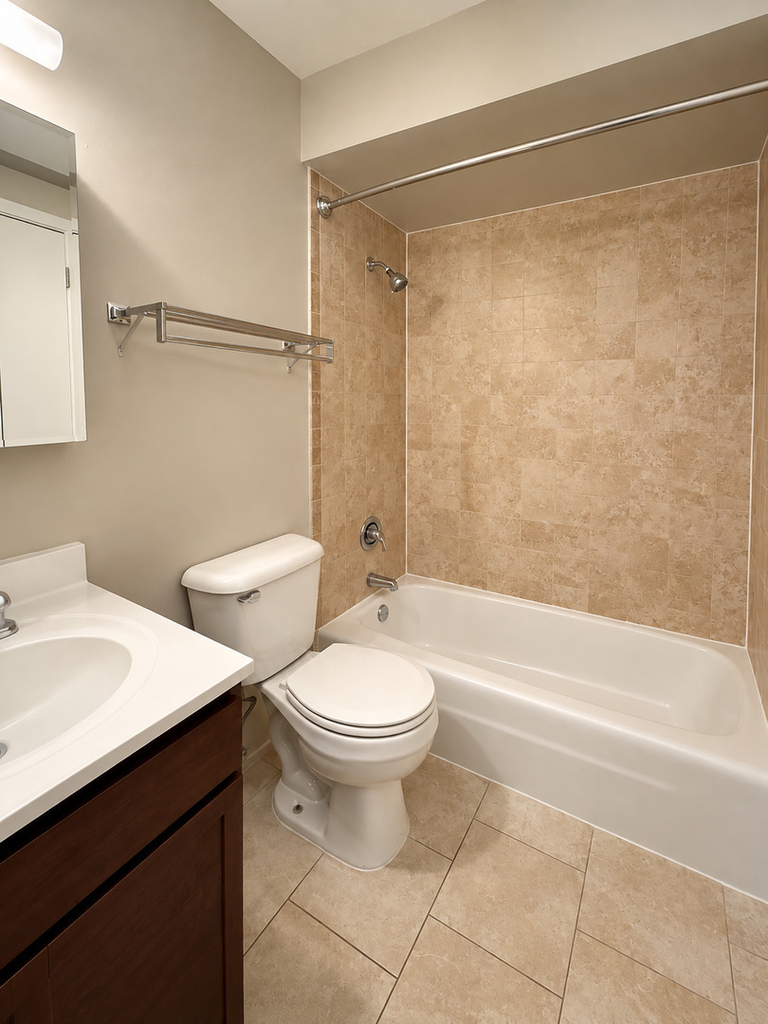 3610 N Pine Grove Avenue - Photo 8
