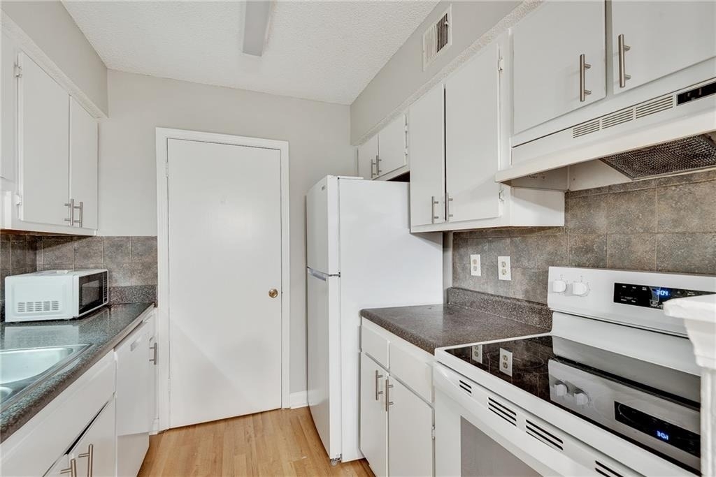 1516 Wingate Way - Photo 9