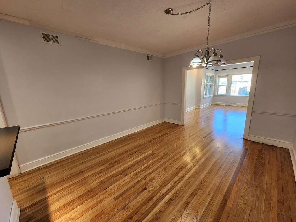 6210 N Francisco Avenue - Photo 4