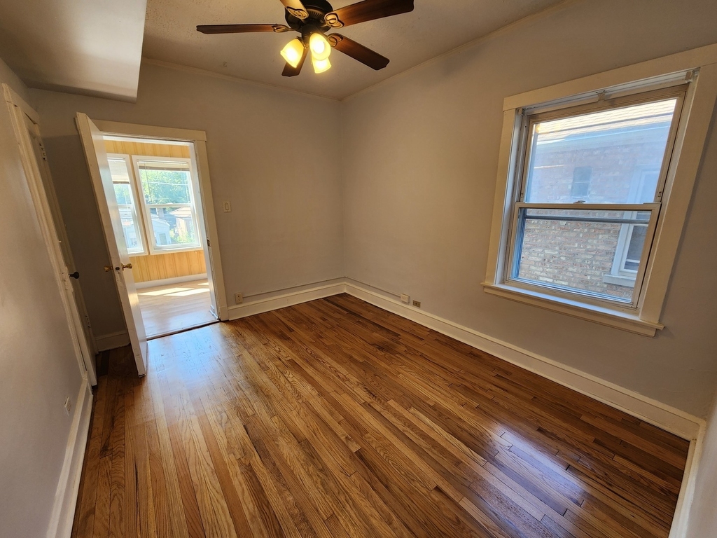 6210 N Francisco Avenue - Photo 11