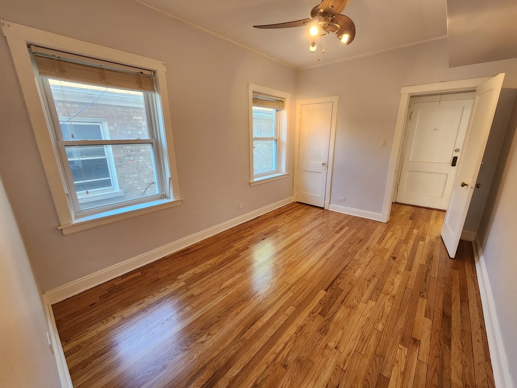 6210 N Francisco Avenue - Photo 13