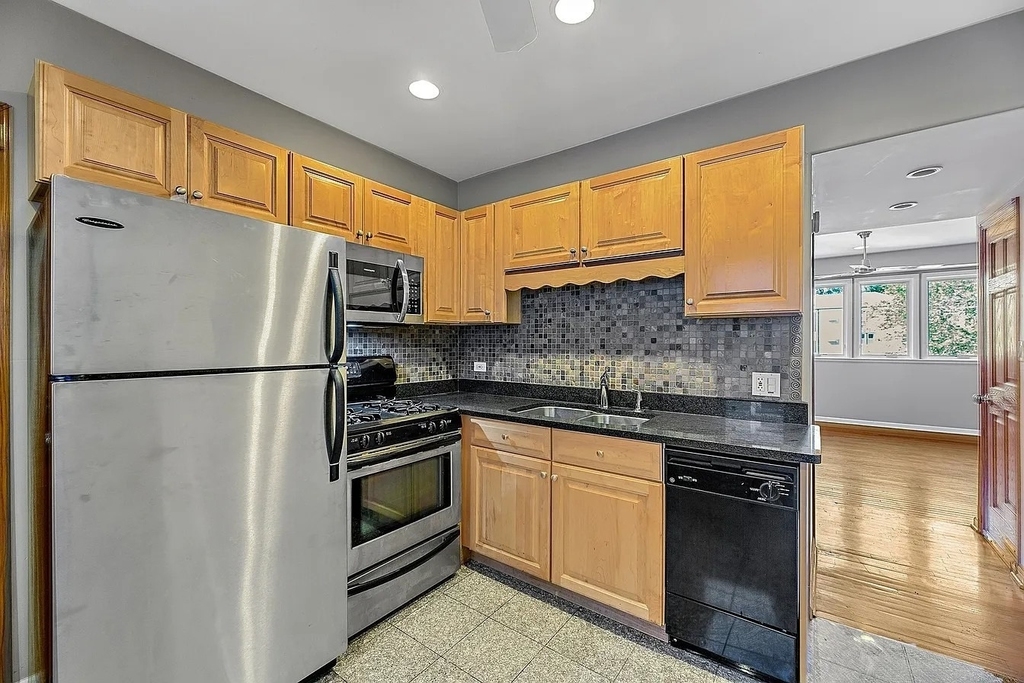 125 Callan Avenue - Photo 6