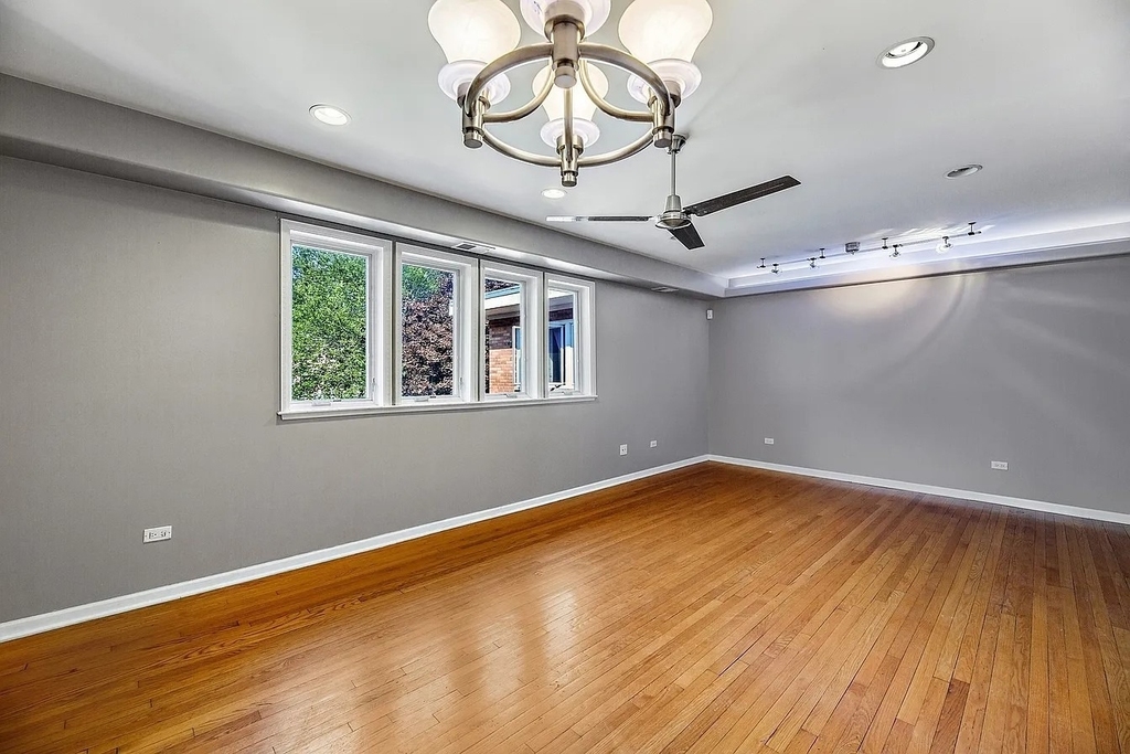 125 Callan Avenue - Photo 2