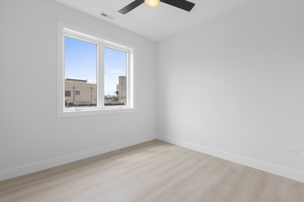 904 W Dakin Street - Photo 17