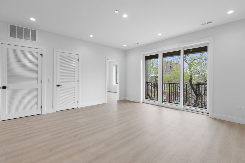 904 W Dakin Street - Photo 8