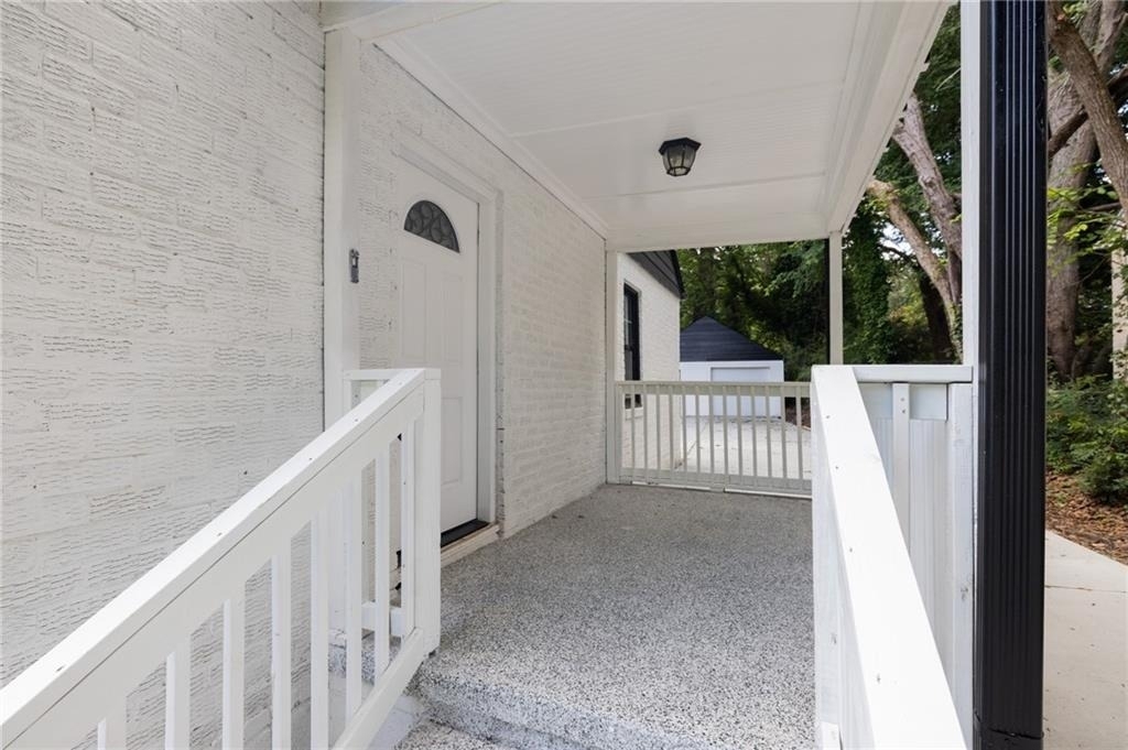 1803 S Gordon Street Sw - Photo 2