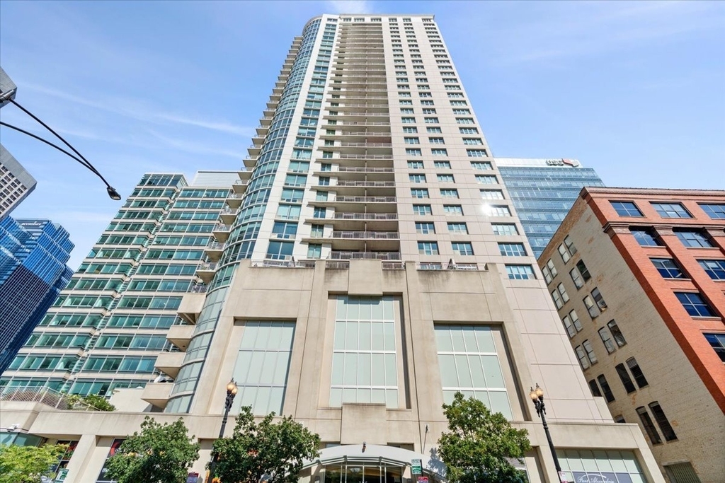 125 S Jefferson Street - Photo 0