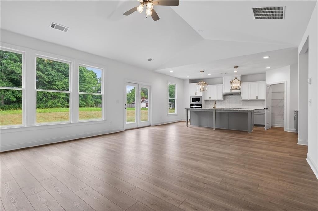 69 Stanley Drive - Photo 3