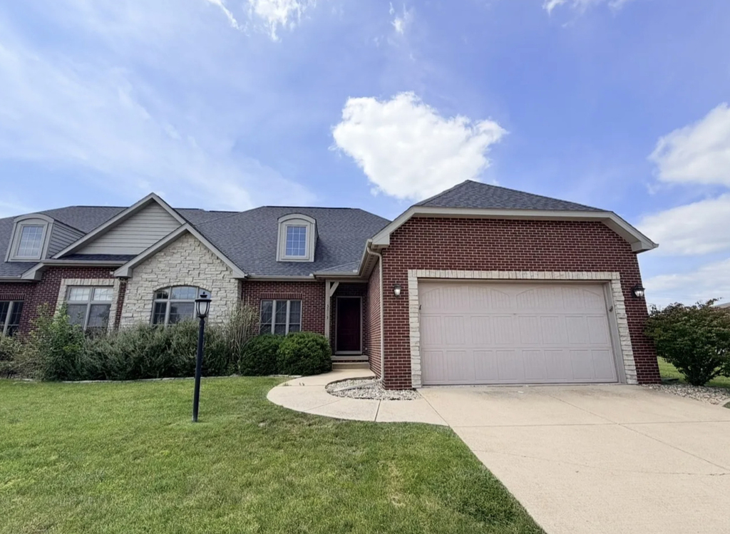 3813 Liberty Circle - Photo 0