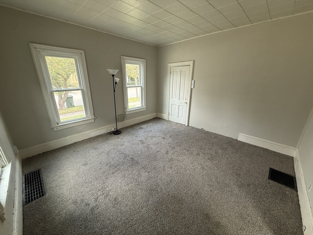 773 E New York Street - Photo 4