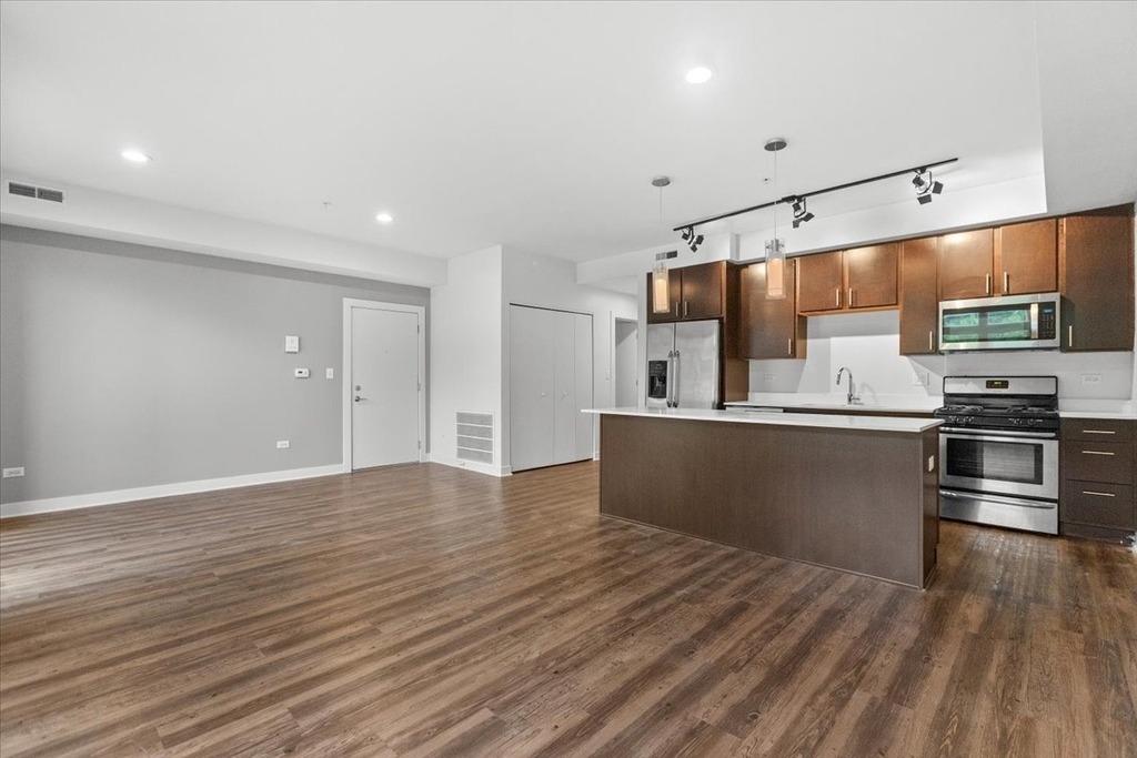 500 N Northwest Highway - Photo 1