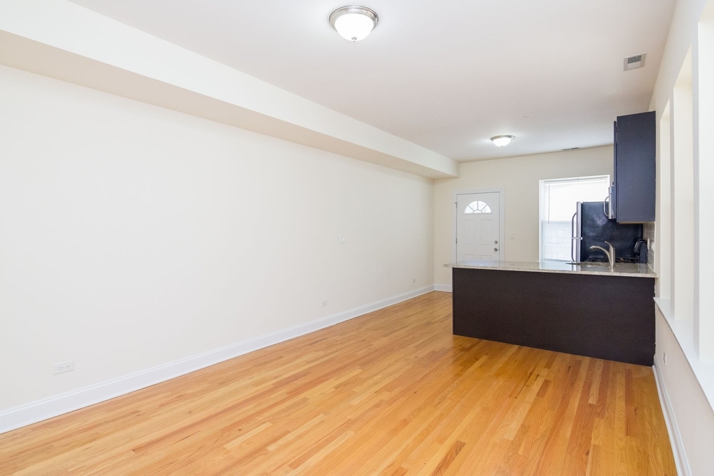 2035 W Arthur Avenue - Photo 3