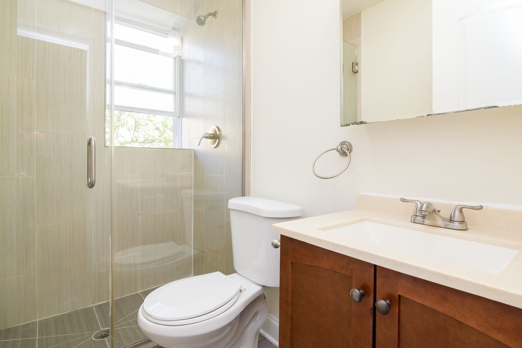 2035 W Arthur Avenue - Photo 11