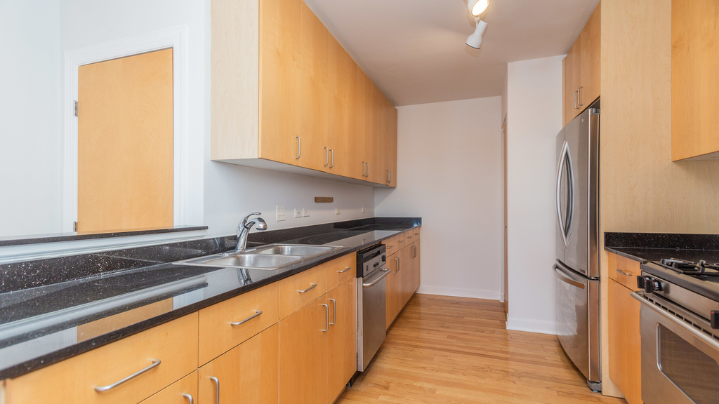 845 W Altgeld Street - Photo 12