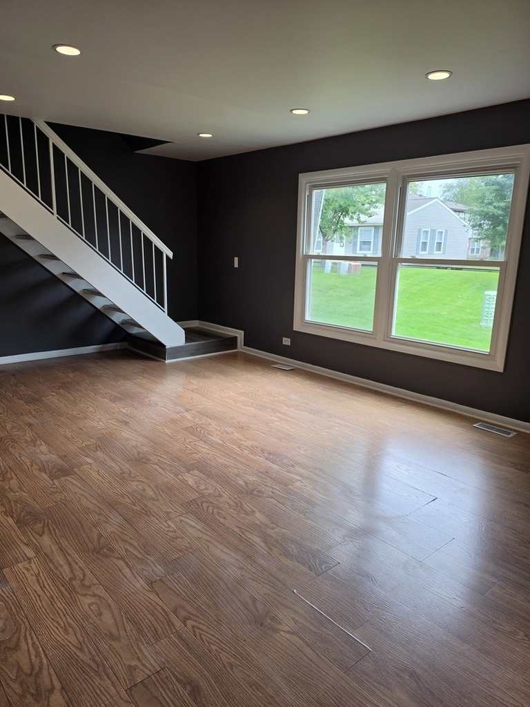304 Creekside Court - Photo 6
