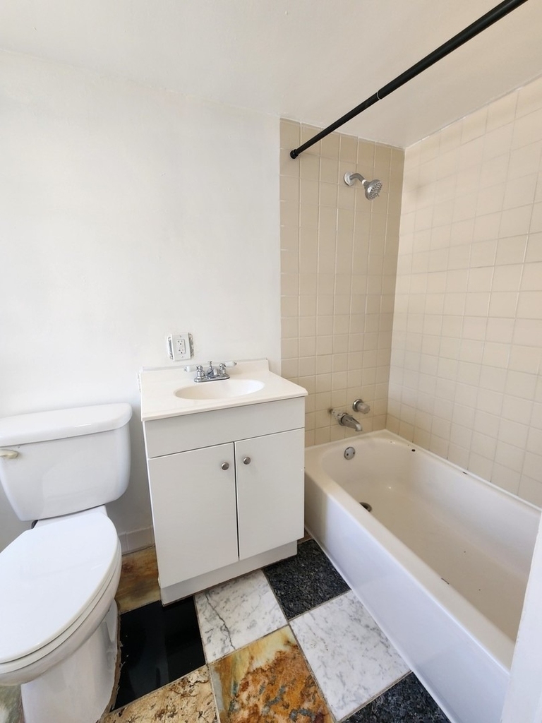 2646 W Cullerton Street - Photo 7