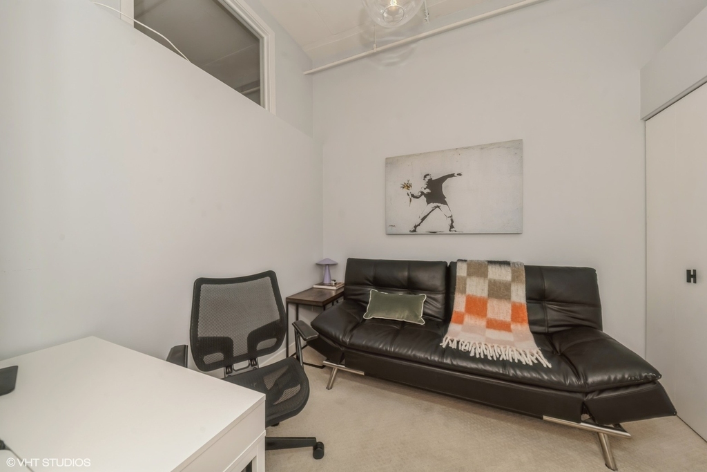 740 W Fulton Street - Photo 10