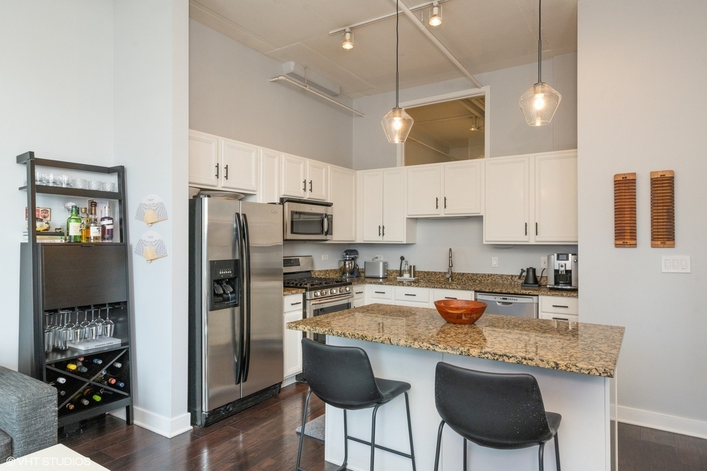 740 W Fulton Street - Photo 7