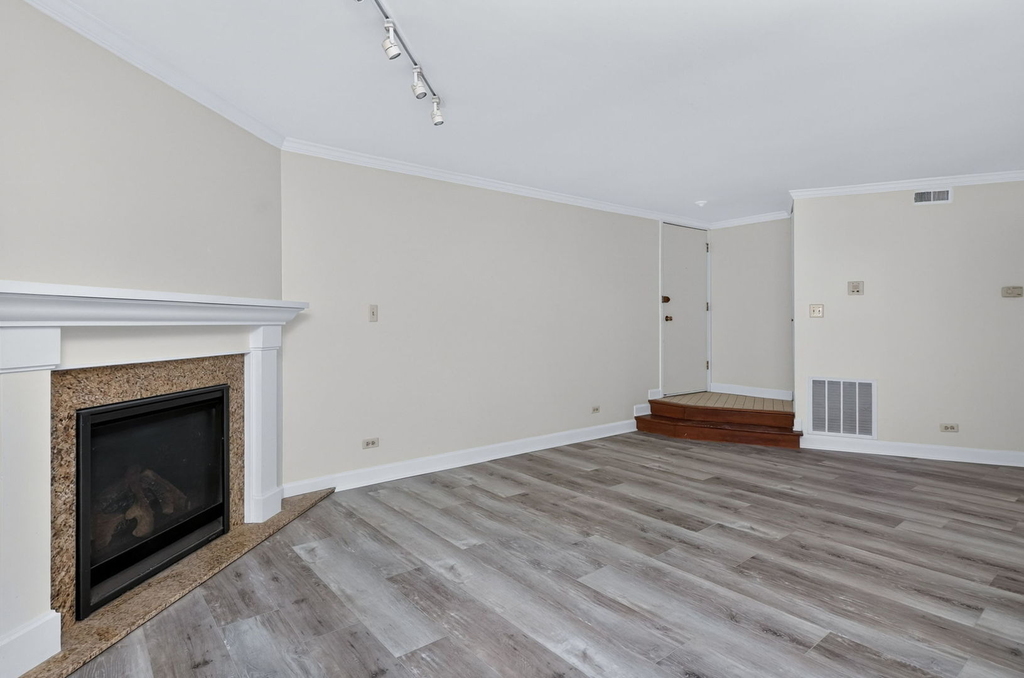1753 Plymouth Court - Photo 4