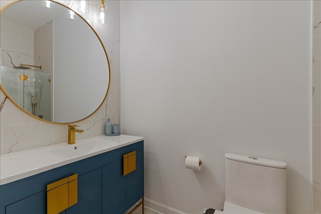 7028 N Ridge Boulevard - Photo 16