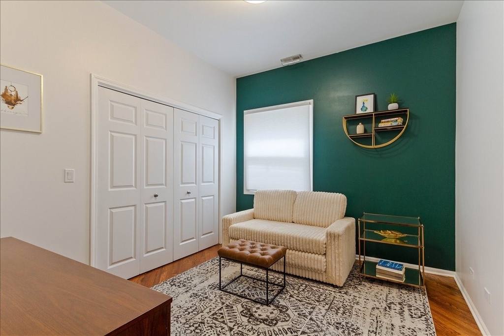 7028 N Ridge Boulevard - Photo 14