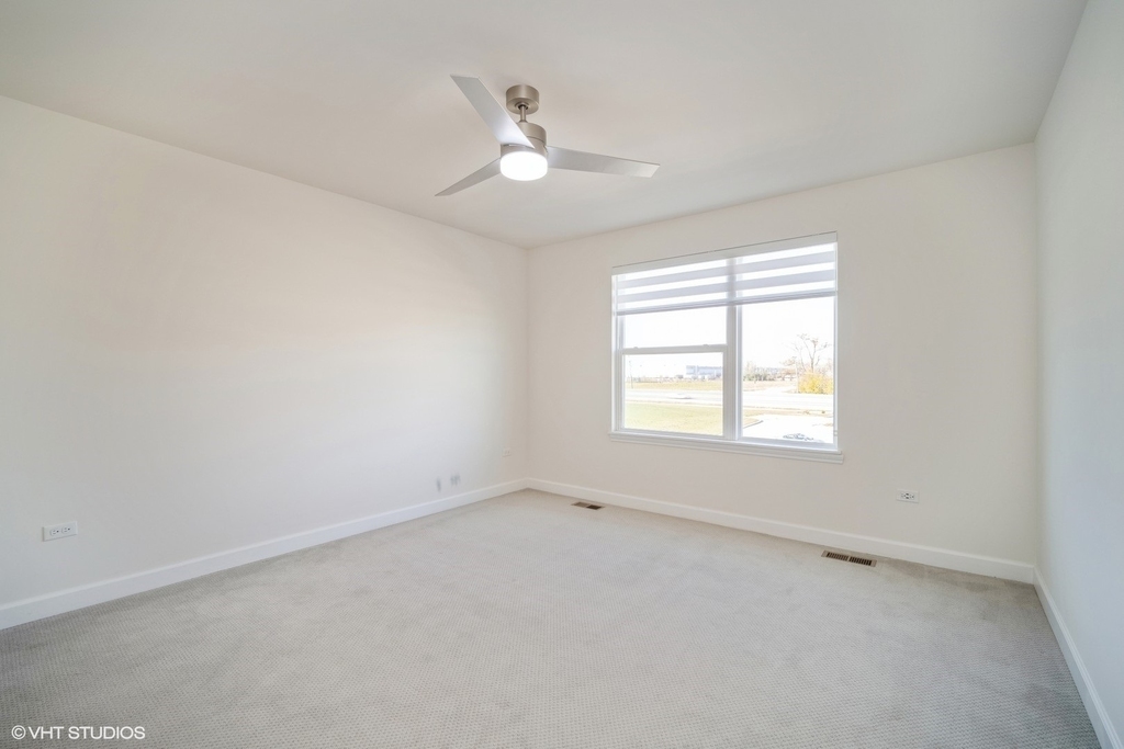 3s565 Camden Street - Photo 8