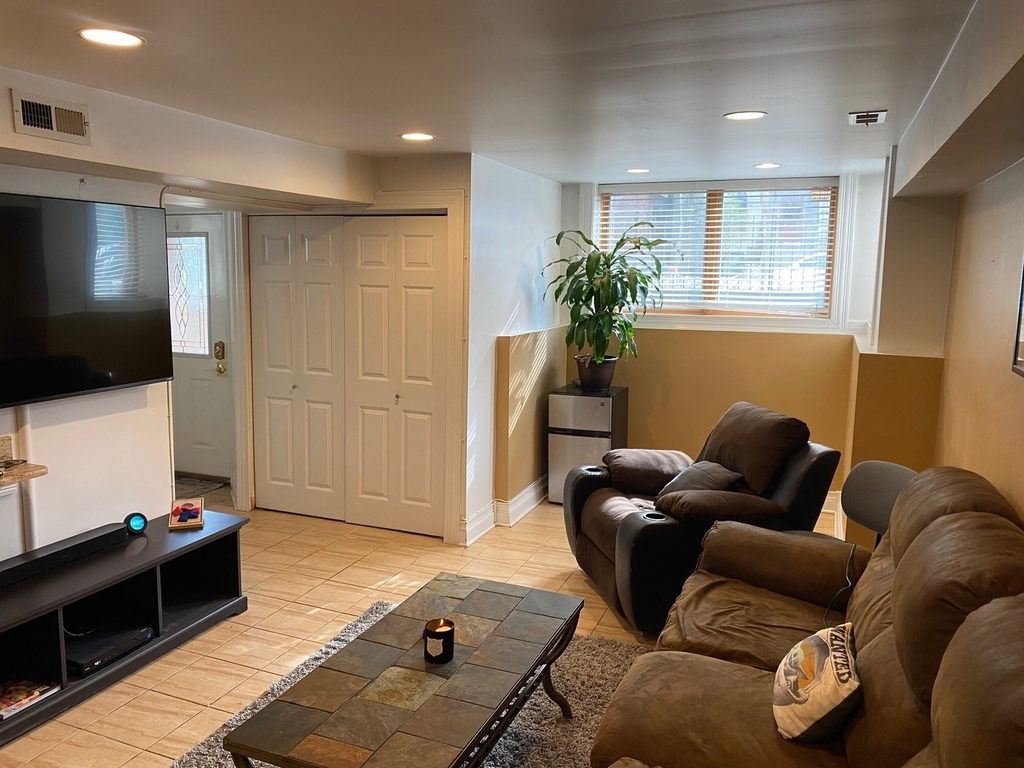 2652 N Wilton Avenue - Photo 5