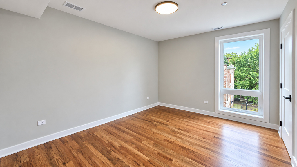 2839 W 24th Boulevard - Photo 5