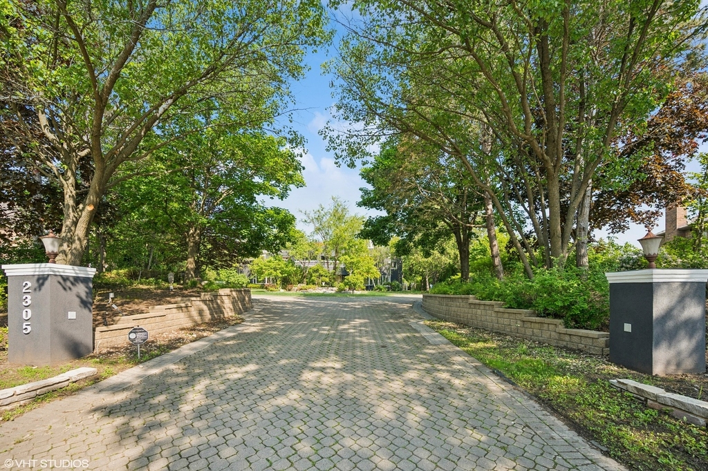 2305 Tennyson Lane - Photo 0