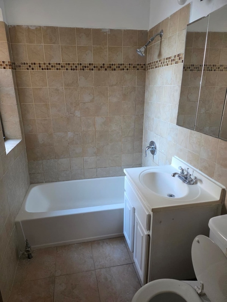 6418 N Albany Avenue - Photo 8