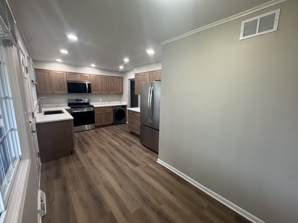 1421 N Wilke Road - Photo 3