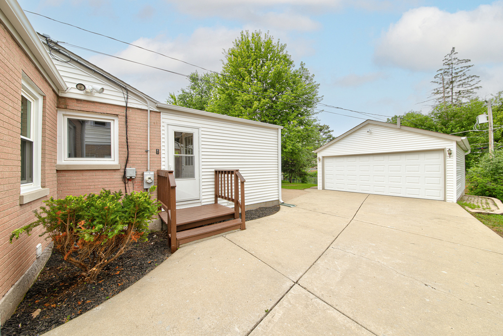 384 S Wolf Road S - Photo 23