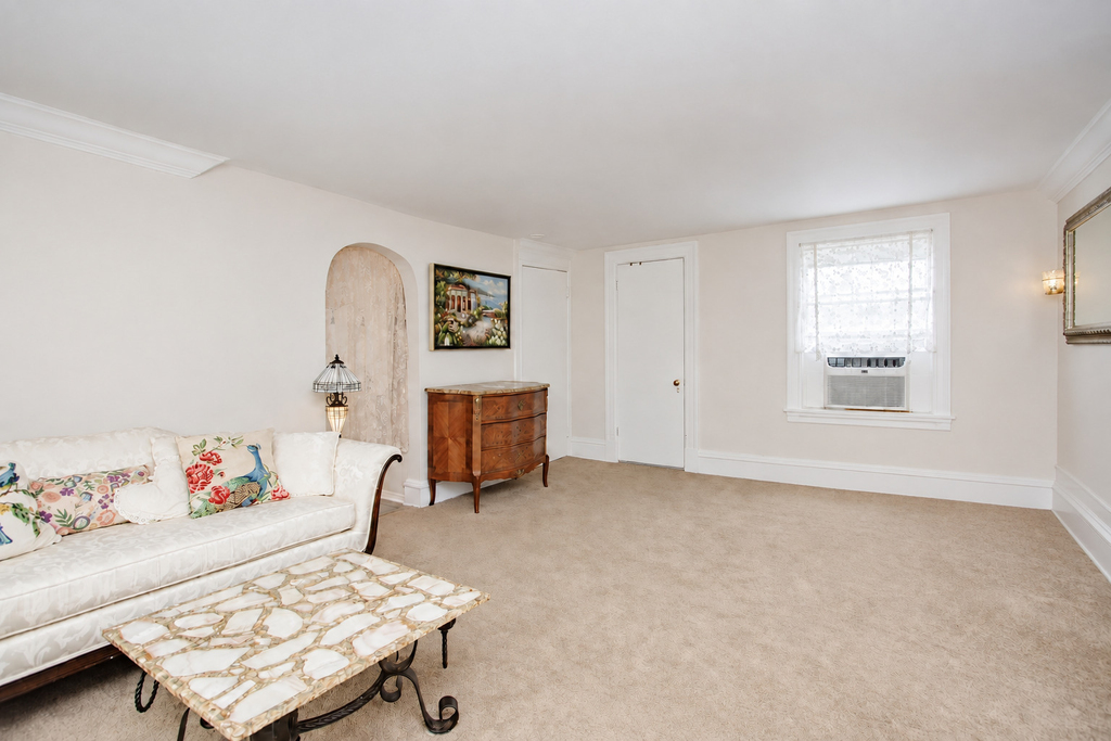 6867 N Ottawa Avenue - Photo 3