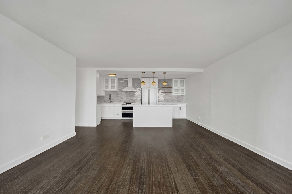 3930 N Pine Grove Avenue - Photo 8