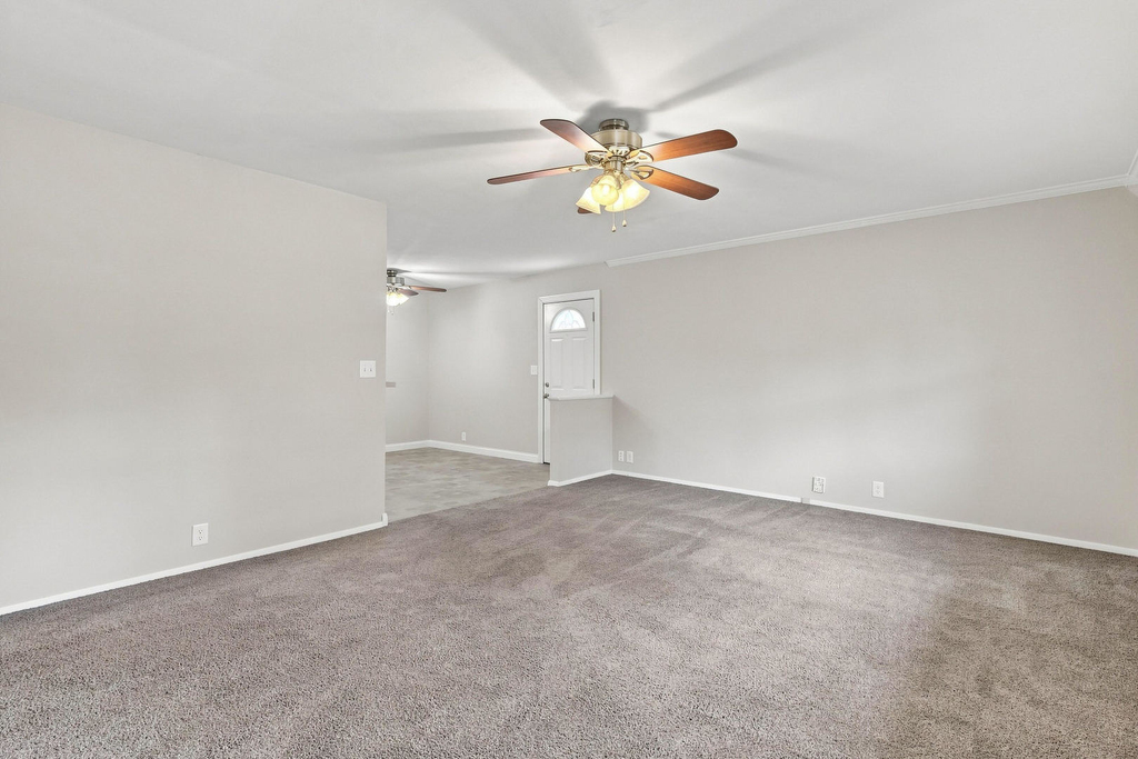 2803 N Pine Street - Photo 3