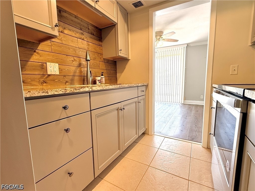 1608 Se 28th Terrace - Photo 4