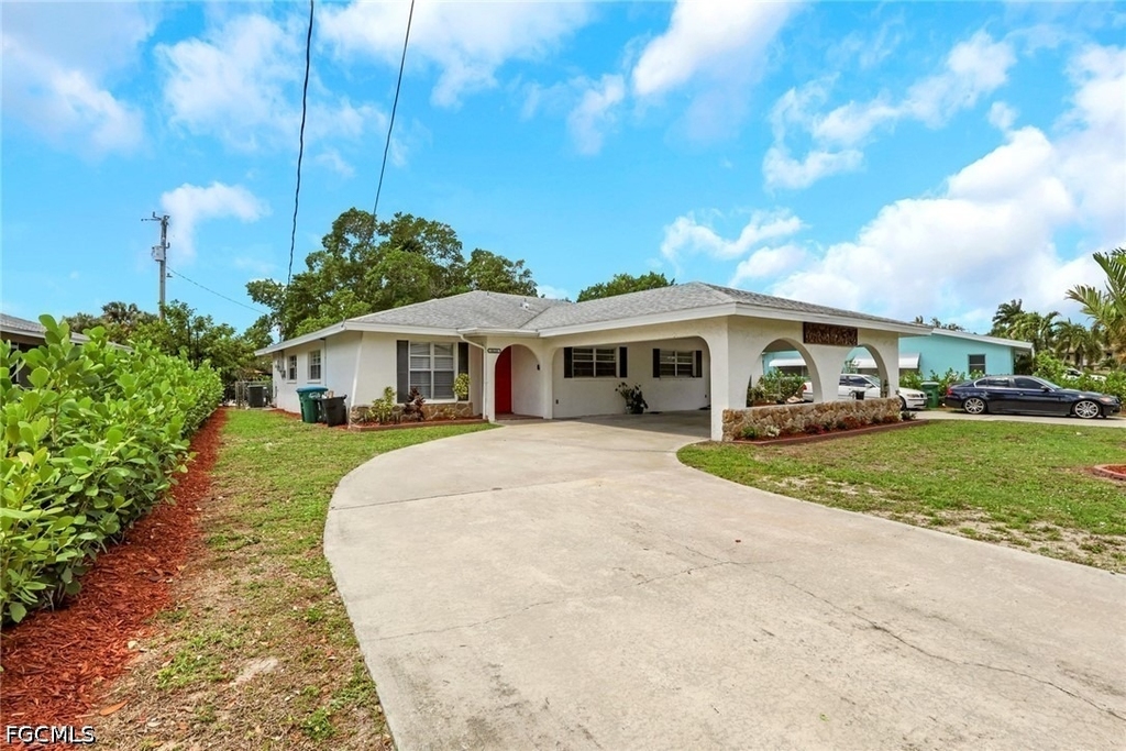1628 Orchid Boulevard - Photo 0